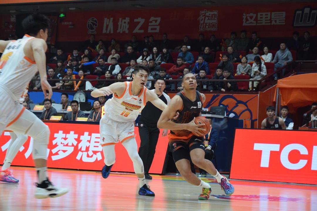 保利体育登录入口-高速男篮113：104复仇江苏，新外援约翰逊得到8分
